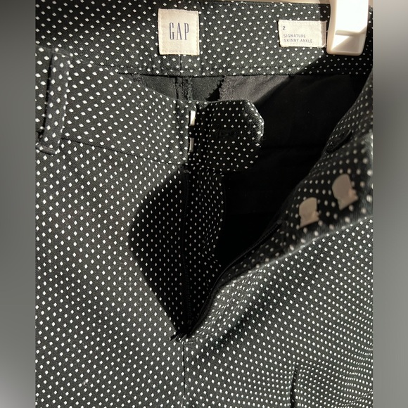Gap capris size 2 polka dot - Picture 3 of 4